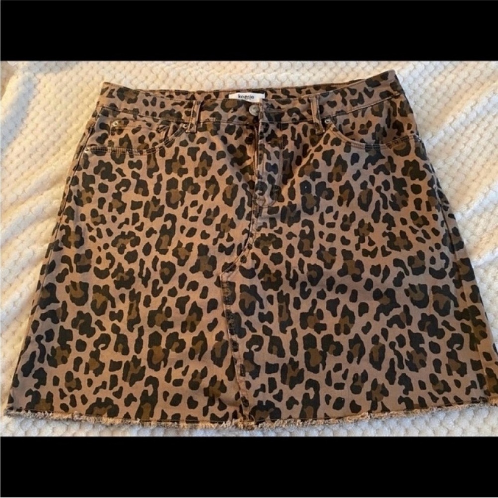🌹 KENSIE High Waisted Animal Print Mini Skirt - Size 8